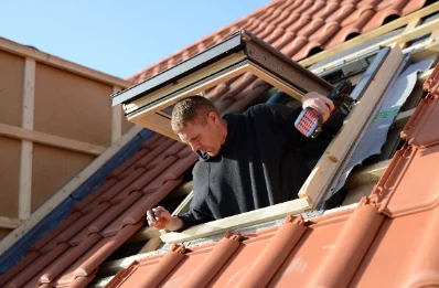 Pose de fenêtres de toit Velux à la Tuilière